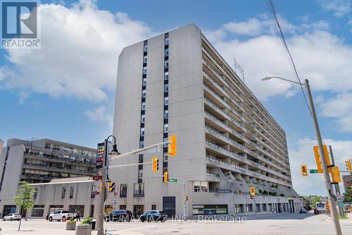 914 - 55 William Street E, Oshawa (Mclaughlin), ON - Outdoor With Balcony With Facade