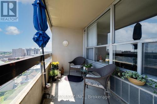 914 - 55 William Street E, Oshawa (Mclaughlin), ON - Outdoor With Balcony With Exterior