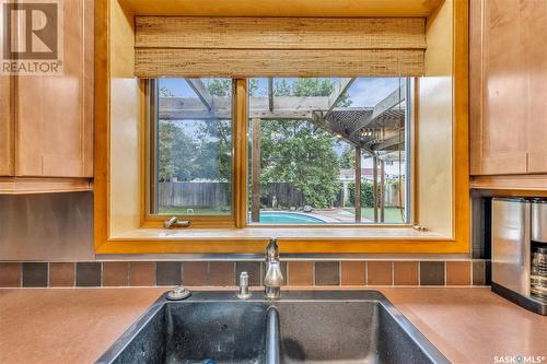 3810 Balfour Place, Saskatoon, SK - Indoor Photo Showing Kitchen