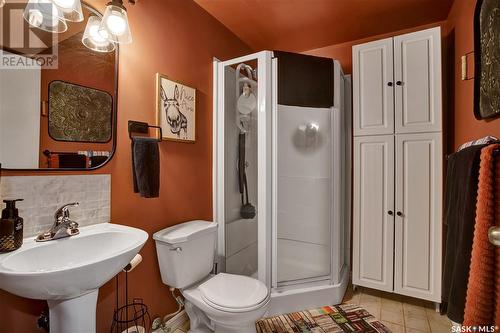 414 Charlebois Court, Saskatoon, SK - Indoor Photo Showing Bathroom