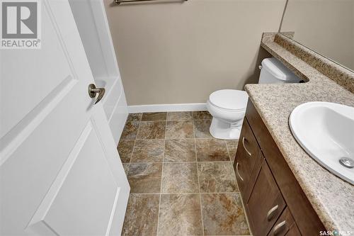 213 2341 Windsor Park Road, Regina, SK - Indoor Photo Showing Bathroom