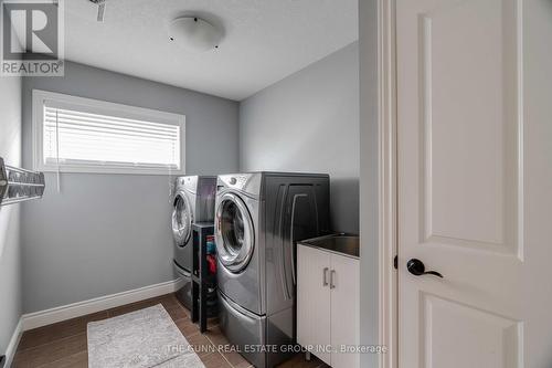 6637 Upper Canada Crossing, London, ON - Indoor Photo Showing Laundry Room