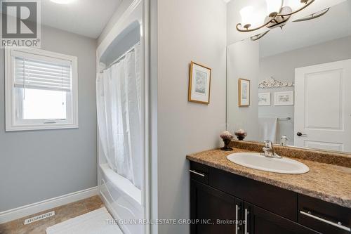 6637 Upper Canada Crossing, London, ON - Indoor Photo Showing Bathroom