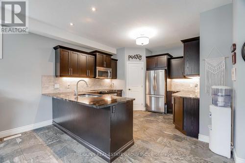 6637 Upper Canada Crossing, London, ON - Indoor Photo Showing Kitchen With Upgraded Kitchen