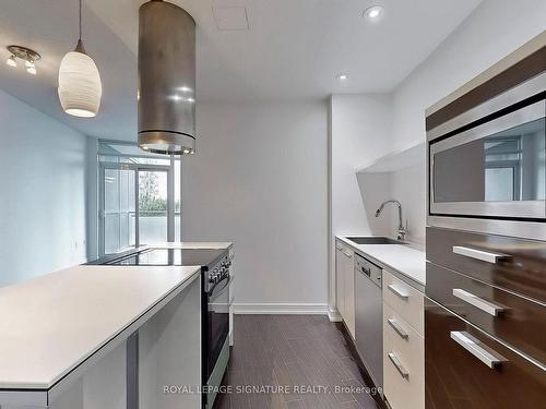 518-38 Dan Leckie Way, Toronto, ON - Indoor Photo Showing Kitchen