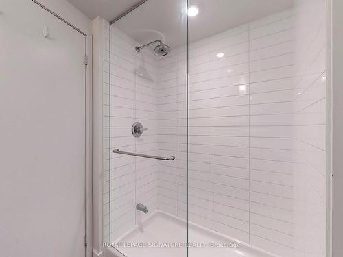 518-38 Dan Leckie Way, Toronto, ON - Indoor Photo Showing Bathroom