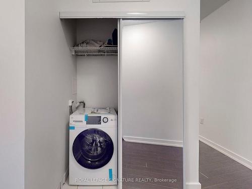 518-38 Dan Leckie Way, Toronto, ON - Indoor Photo Showing Laundry Room