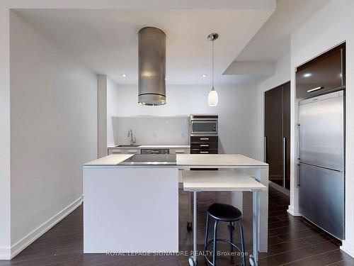 518-38 Dan Leckie Way, Toronto, ON - Indoor Photo Showing Kitchen