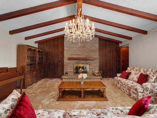 1098 15Th Sdrd, New Tecumseth, ON - Indoor Photo Showing Living Room With Fireplace