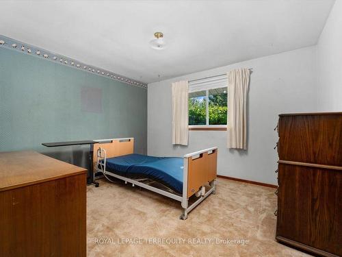 1098 15Th Sdrd, New Tecumseth, ON - Indoor Photo Showing Bedroom