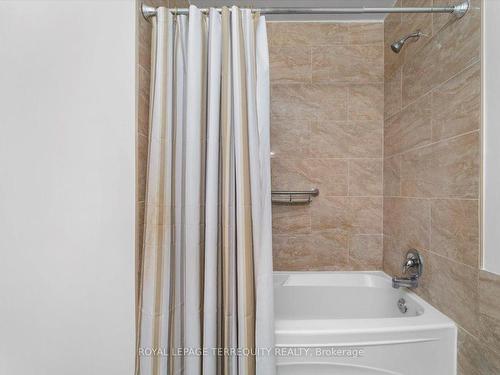 1098 15Th Sdrd, New Tecumseth, ON - Indoor Photo Showing Bathroom