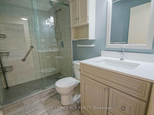 304-166 Olive St, East Gwillimbury, ON - Indoor Photo Showing Bathroom