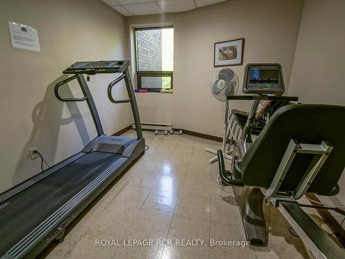 304-166 Olive St, East Gwillimbury, ON - Indoor Photo Showing Gym Room