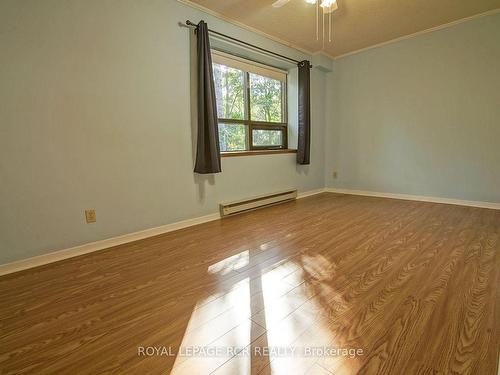 304-166 Olive St, East Gwillimbury, ON - Indoor Photo Showing Other Room