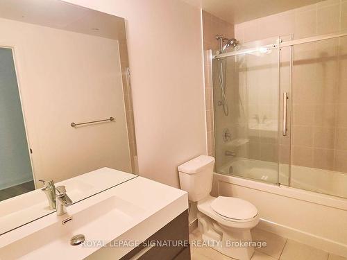 706-15 Zorra St, Toronto, ON - Indoor Photo Showing Bathroom