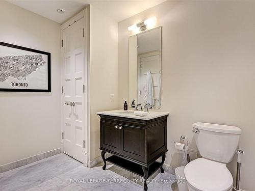 332-22 Leader Lane, Toronto, ON - Indoor Photo Showing Bathroom