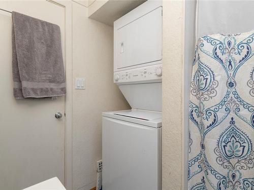 977/989 Foul Bay Rd, Oak Bay, BC - Indoor Photo Showing Laundry Room