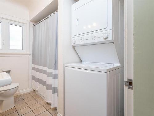 977/989 Foul Bay Rd, Oak Bay, BC - Indoor Photo Showing Laundry Room