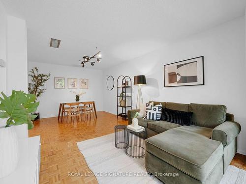 114-5795 Yonge St, Toronto, ON - Indoor Photo Showing Living Room