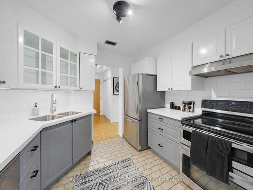 114-5795 Yonge St, Toronto, ON - Indoor Photo Showing Kitchen With Double Sink