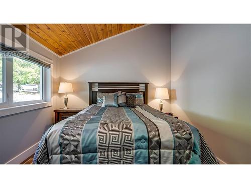 339 Coach Road, Sicamous, BC - Indoor Photo Showing Bedroom