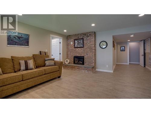 339 Coach Road, Sicamous, BC - Indoor Photo Showing Living Room With Fireplace