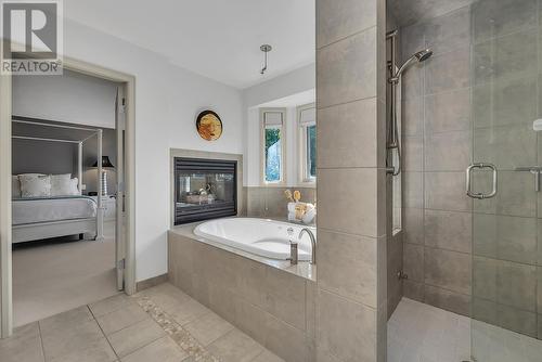 469 Carona Crescent, Kelowna, BC - Indoor Photo Showing Bathroom