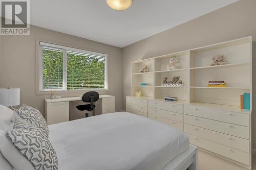 469 Carona Crescent, Kelowna, BC - Indoor Photo Showing Bedroom