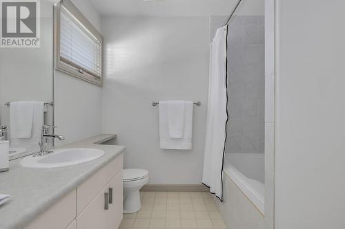 469 Carona Crescent, Kelowna, BC - Indoor Photo Showing Bathroom