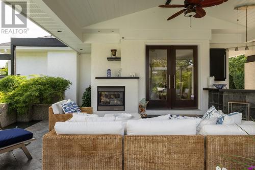 469 Carona Crescent, Kelowna, BC - Indoor Photo Showing Living Room With Fireplace