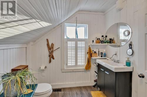 66 Auburn Street, Peterborough (Ashburnham), ON - Indoor Photo Showing Bathroom