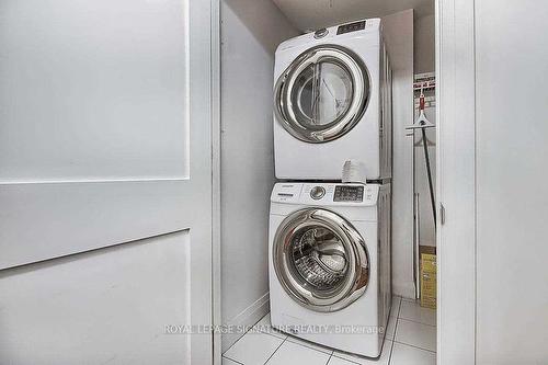 403-21 Clairtrell Rd, Toronto, ON - Indoor Photo Showing Laundry Room