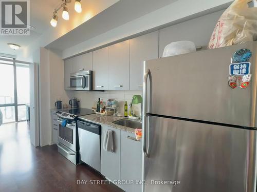 4801 - 832 Bay Street, Toronto, ON - Indoor Photo Showing Kitchen With Upgraded Kitchen