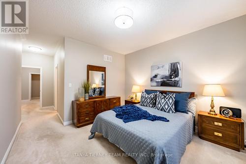 32 Holsted Road, Whitby, ON - Indoor Photo Showing Bedroom