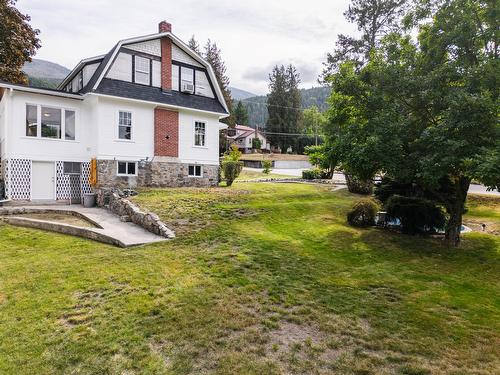 715 Kokanee Avenue, Nelson, BC - Outdoor