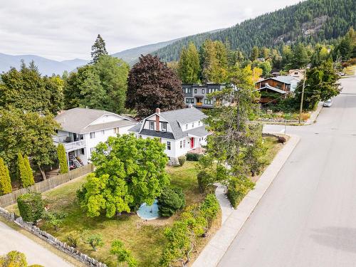 715 Kokanee Avenue, Nelson, BC - Outdoor With View