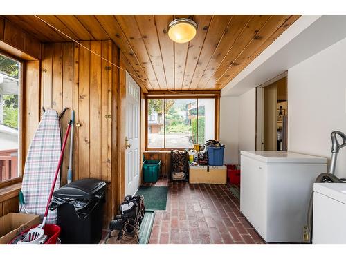 715 Kokanee Avenue, Nelson, BC - Indoor Photo Showing Laundry Room