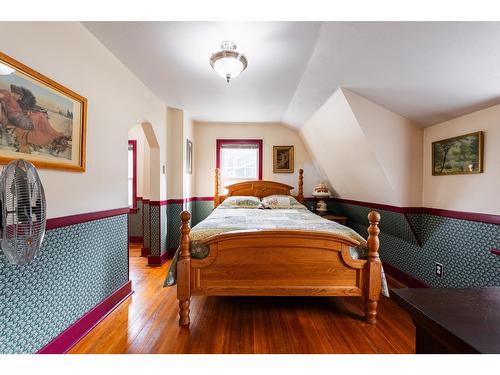 715 Kokanee Avenue, Nelson, BC - Indoor Photo Showing Bedroom