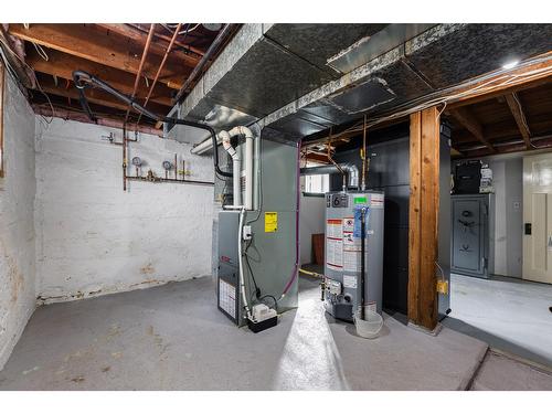 715 Kokanee Avenue, Nelson, BC - Indoor Photo Showing Basement