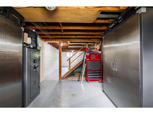 715 Kokanee Avenue, Nelson, BC - Indoor Photo Showing Basement