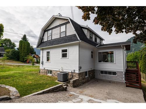 715 Kokanee Avenue, Nelson, BC - Outdoor