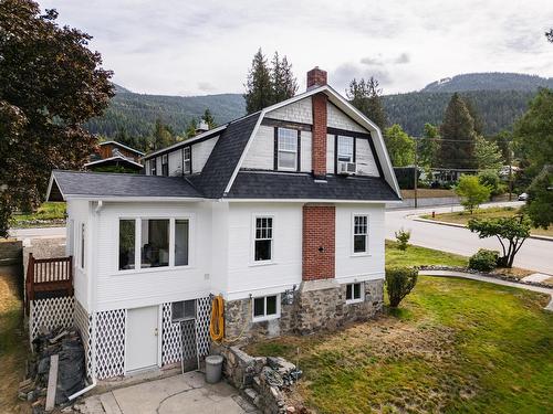 715 Kokanee Avenue, Nelson, BC - Outdoor