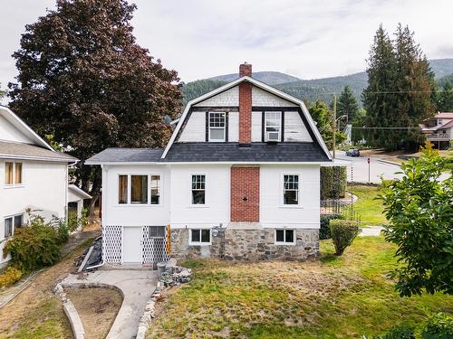 715 Kokanee Avenue, Nelson, BC - Outdoor