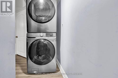 31 Bushwood Trail, Brampton, ON - Indoor Photo Showing Laundry Room