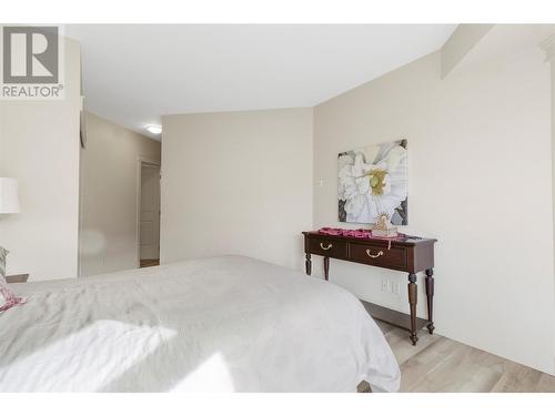 611 Shuswap Street Sw Unit# 103, Salmon Arm, BC - Indoor Photo Showing Bedroom