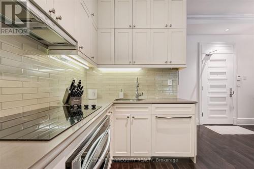 332 - 22 Leader Lane, Toronto, ON - Indoor Photo Showing Kitchen