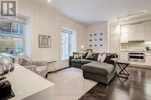 332 - 22 Leader Lane, Toronto, ON - Indoor Photo Showing Living Room