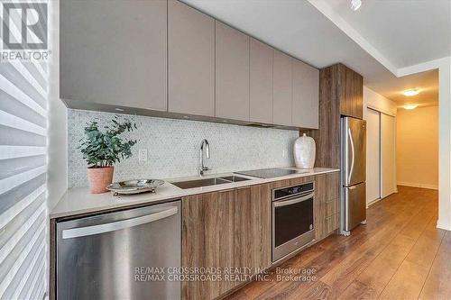 1402 - 2 Sonic Way, Toronto, ON - Indoor Photo Showing Kitchen With Upgraded Kitchen