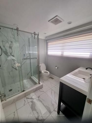 19 Shepherd Rd, Whitby, ON - Indoor Photo Showing Bathroom