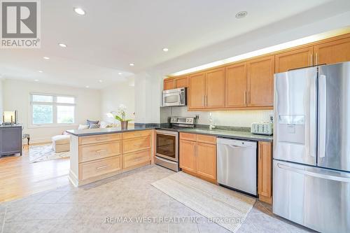 130 Hollis Avenue, Toronto, ON - Indoor Photo Showing Kitchen